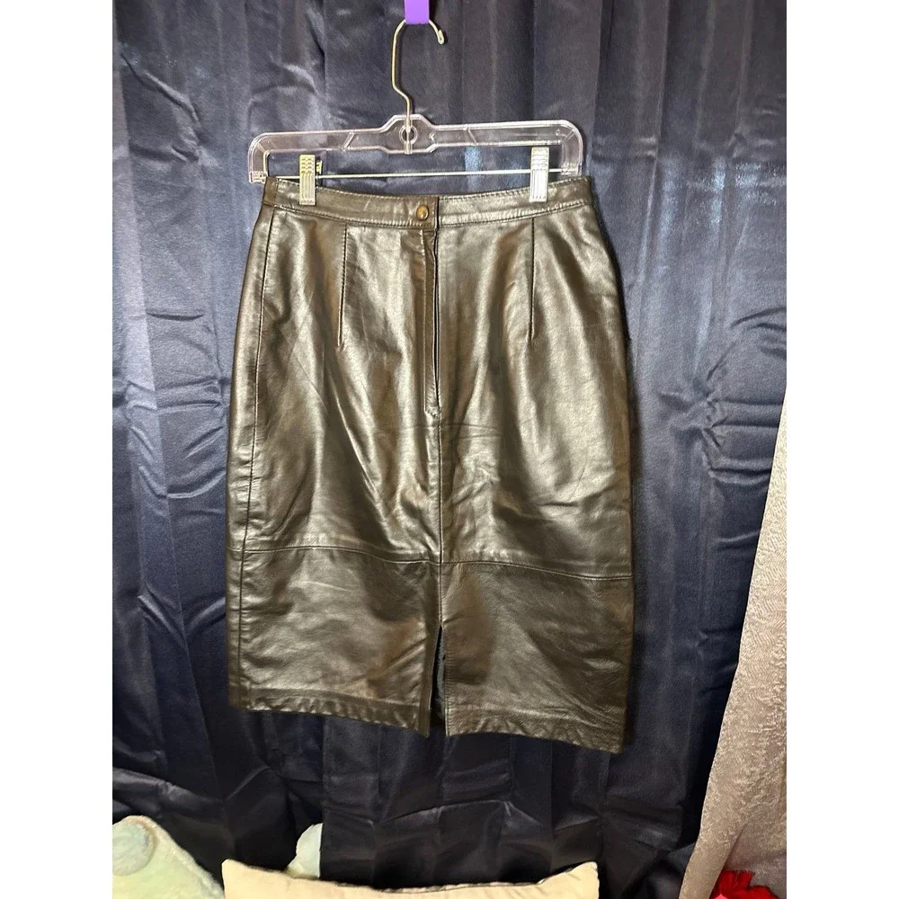 Comint black leather
